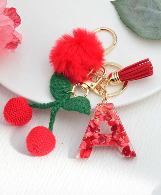 ✨ Porte-clés lettre personnalisée avec pompon & charms ✨