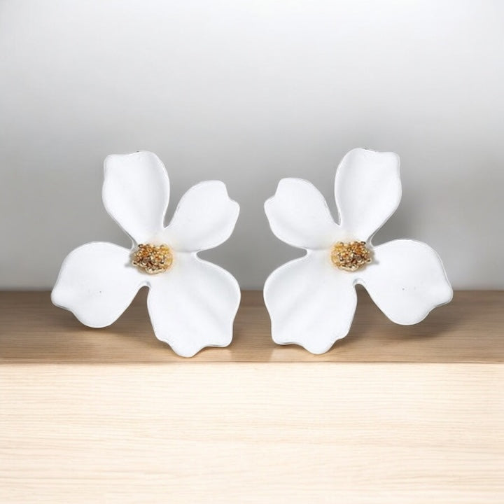 🌸 Boucles d’Oreilles Fantaisie – Fleur Blanche 🌸