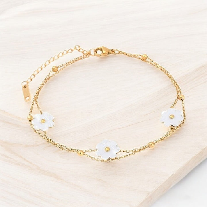 🌼 Bracelet Fin Double Chaîne – 3 Fleurs Blanches 🌼